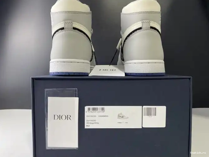 One Kick x Jordan 1 CN8607-002 shoe box) Retro High DR (DR 0602
